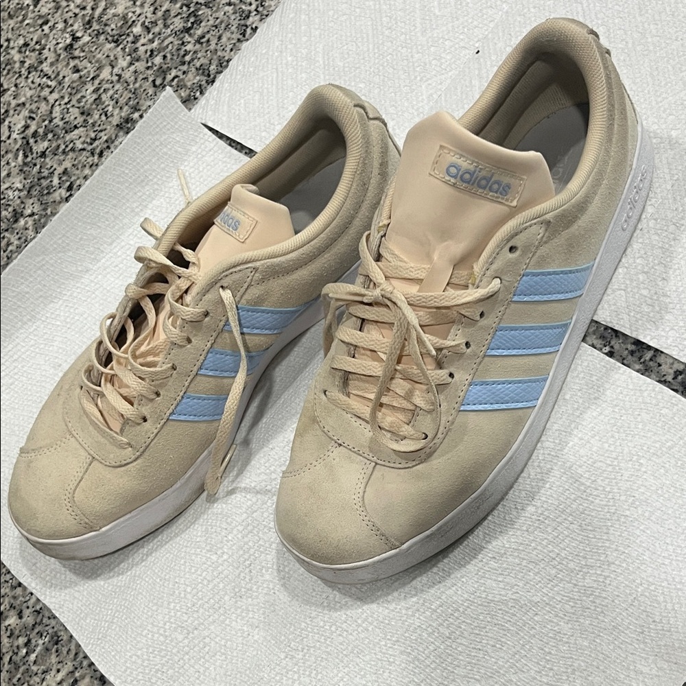 Adidas Men's Cream and Light Blue Sneakers
